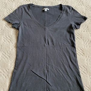 American Eagle v-neck tee